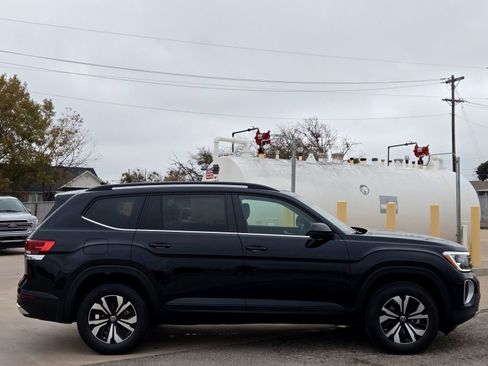 New 2026 Volkswagen Atlas SE image 3