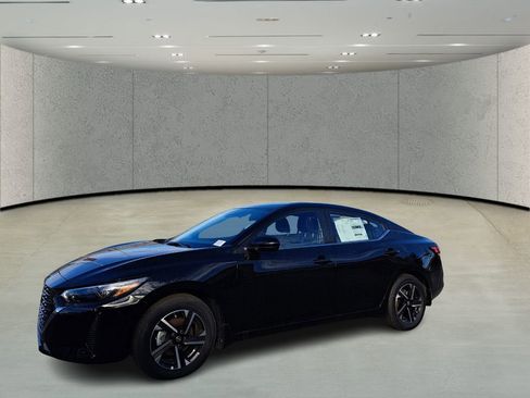 Used 2025 Nissan Sentra SV image 9