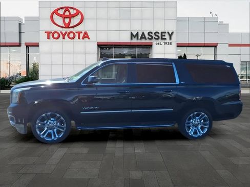 Used 2019 GMC Yukon XL SLT w/ Premium Edition AWD/4WD image 6