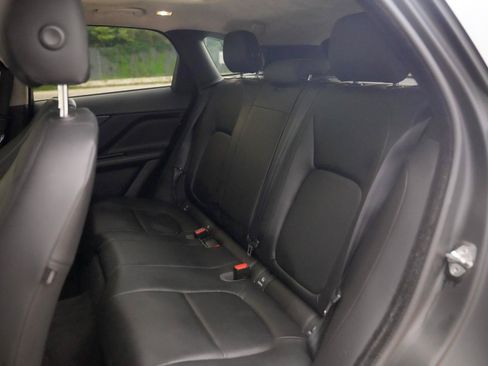 Used 2019 Jaguar F-PACE AWD/4WD image 30