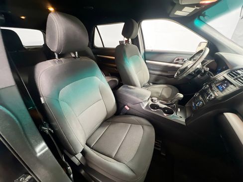 Used 2016 Ford Explorer XLT image 31