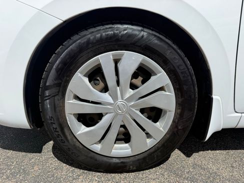 Used 2020 Nissan Versa S image 37