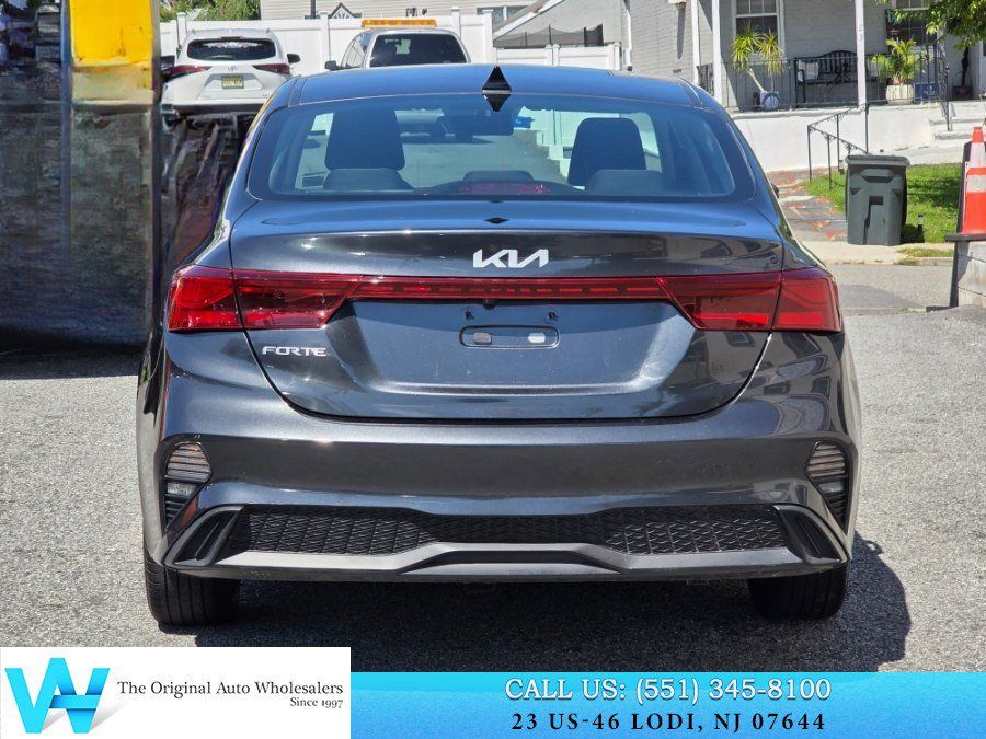 Used 2023 Kia Forte LXS w/ LXS Technology Package FWD image 5