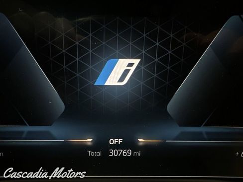 Used 2023 BMW i4 eDrive40 w/ Premium Package RWD image 15