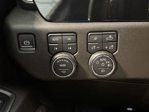 Used 2024 Chevrolet Silverado 1500 LTZ image 42