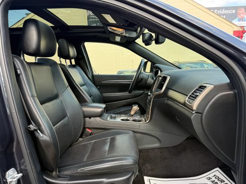 Used 2016 Jeep Grand Cherokee Limited w/ Luxury Group II AWD/4WD image 20