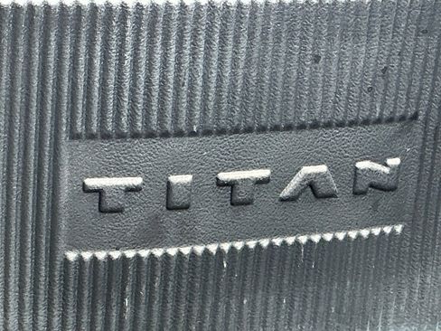 Used 2024 Nissan Titan SV w/ SV Bronze Edition Package image 10