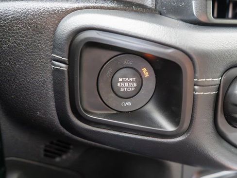 Used 2025 Jeep Wrangler Unlimited Sahara w/ Technology Group AWD/4WD image 22