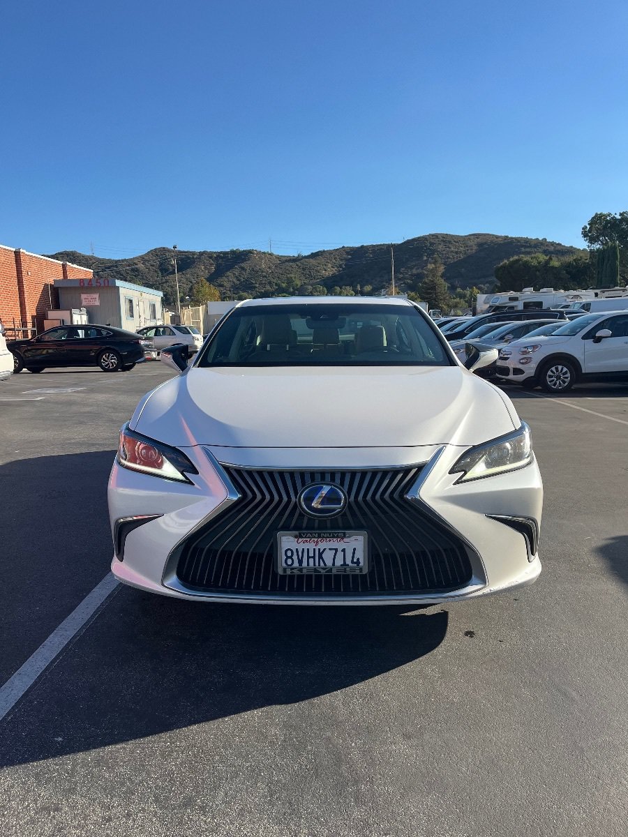 Used 2021 Lexus ES 300h w/ Accessory Package FWD image 2