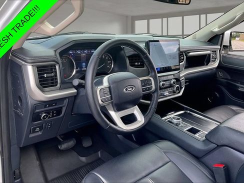 Used 2024 Ford Expedition XLT RWD image 16