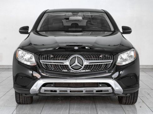 Used 2017 Mercedes-Benz GLC 300 4MATIC Coupe image 3