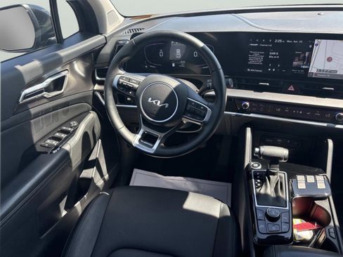 Used 2023 Kia Sportage EX image 10