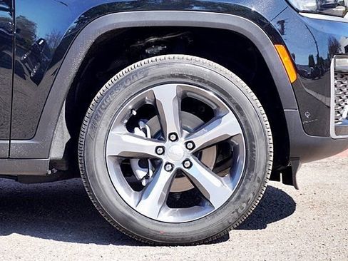 New 2026 Jeep Grand Cherokee Limited w/ Luxury Tech Group II image 8