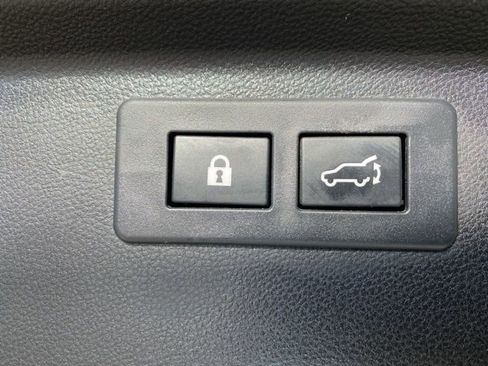 Used 2022 Subaru Forester Limited image 8