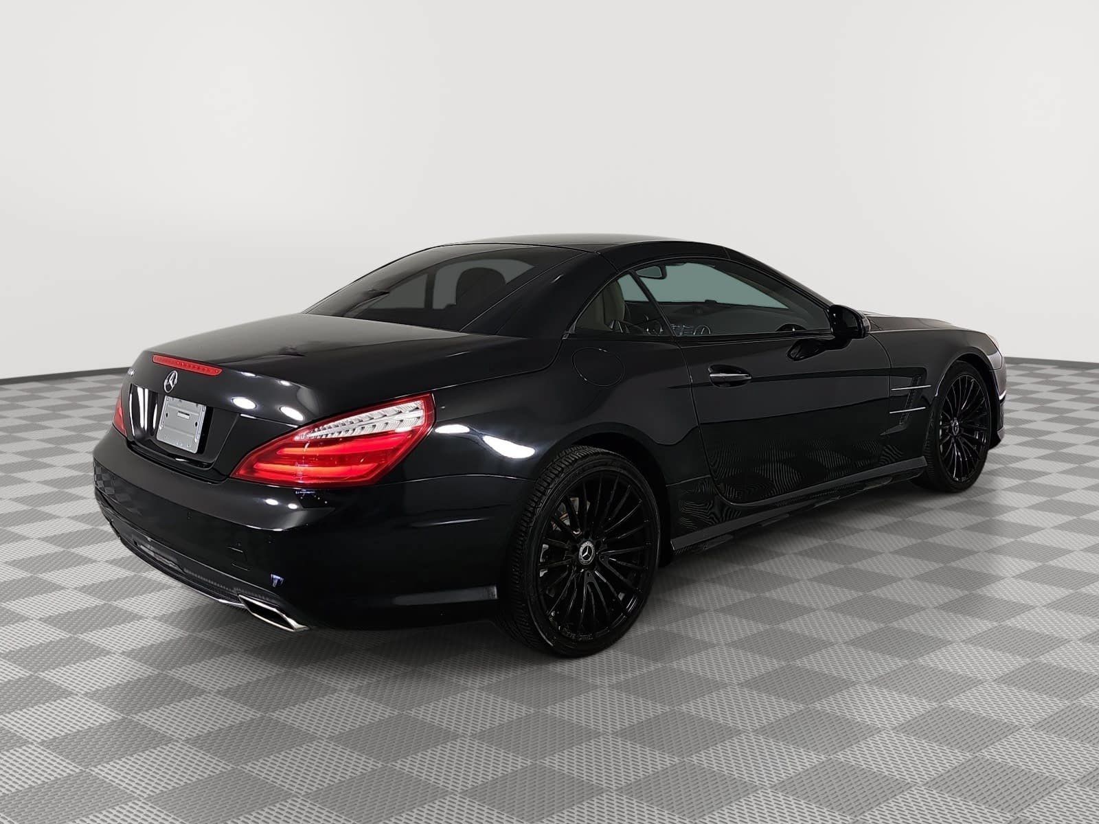Used 2016 Mercedes-Benz SL 400 image 8