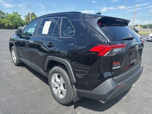 Used 2021 Toyota RAV4 XLE AWD/4WD image 5