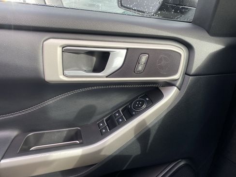 Used 2023 Ford Explorer XLT w/ Class IV Trailer Tow Package image 15