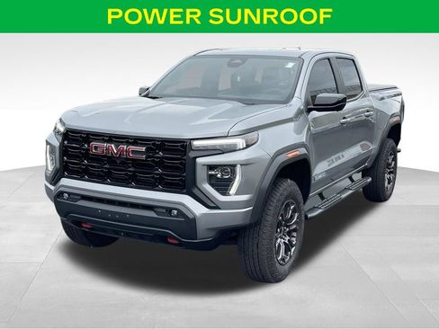 Used 2024 GMC Canyon Elevation w/ Elevation Premium Package AWD/4WD image 4
