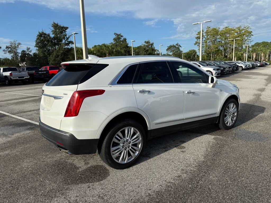 Used 2019 Cadillac XT5 Premium Luxury AWD/4WD image 3