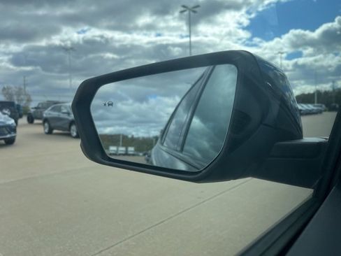 Used 2022 Chevrolet Equinox RS w/ LPO, Floor Liner Package image 65