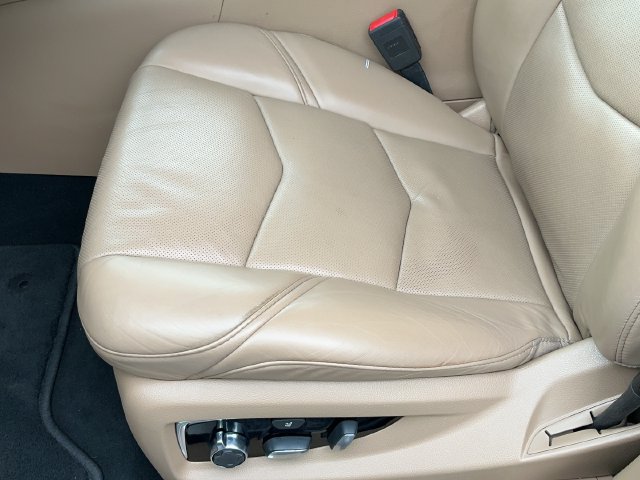 Used 2018 Cadillac Escalade Platinum AWD/4WD image 16