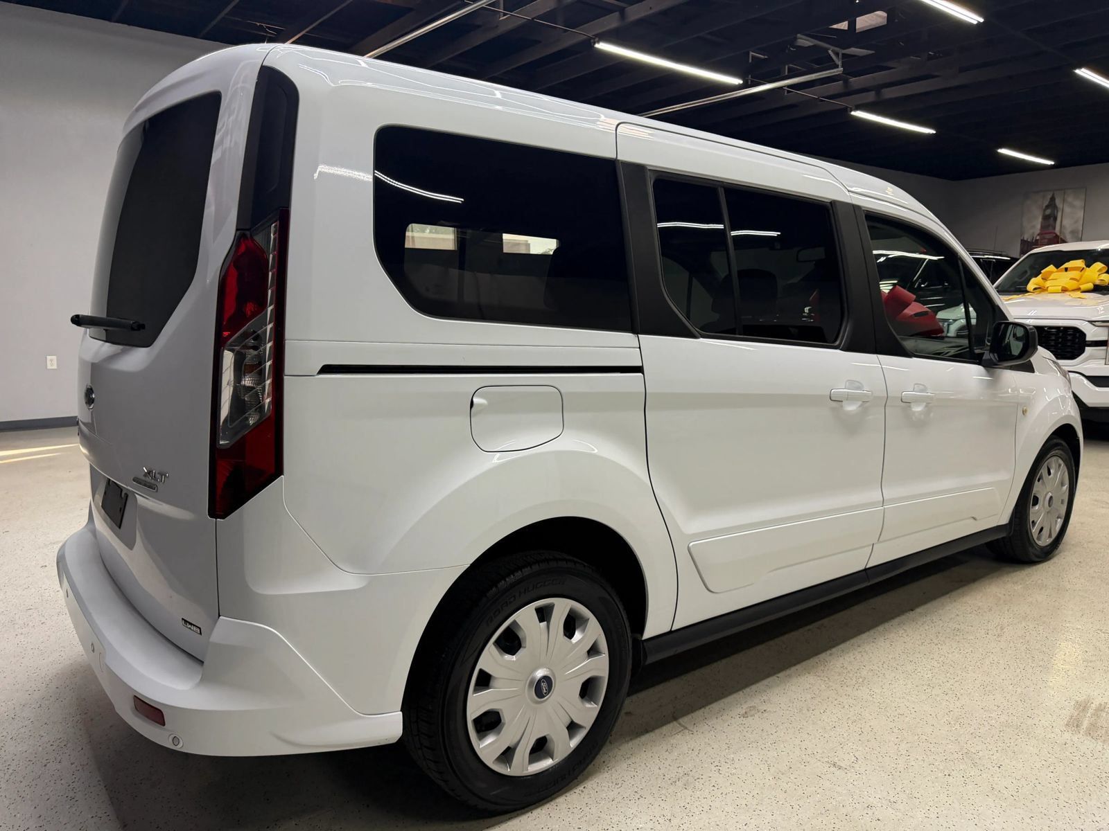 Used 2020 Ford Transit Connect XLT FWD image 10