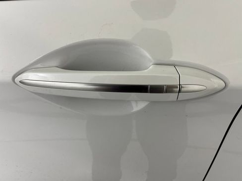 Used 2015 Hyundai Genesis 3.8 w/ Option Group 02 image 16