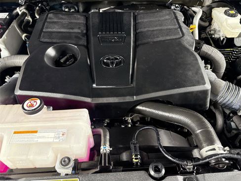 Used 2023 Toyota Tundra Platinum w/ Advanced Package image 45