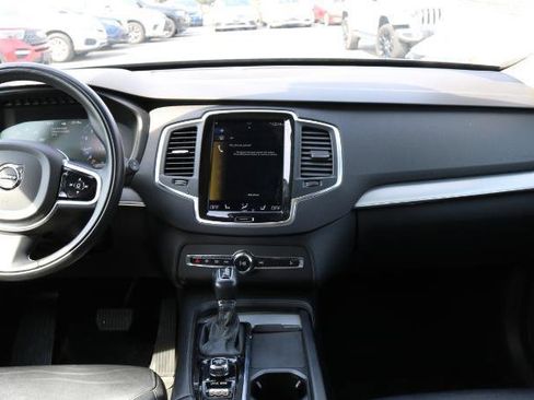 Used 2021 Volvo XC90 T5 Momentum w/ Climate Package image 15