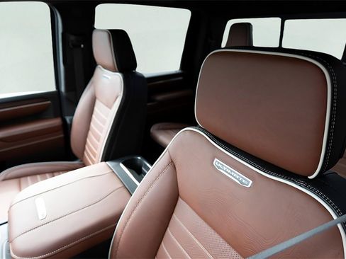 New 2026 GMC Sierra 2500 Denali Ultimate w/ Max Trailering Package image 10