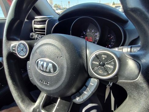 Used 2016 Kia Soul + FWD image 18