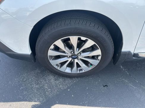 Used 2018 Subaru Outback 3.6R Touring image 37