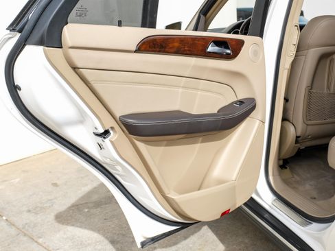 Used 2015 Mercedes-Benz ML 350 4MATIC image 45