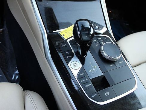 Used 2019 BMW 330i Sedan w/ Premium Package RWD image 15