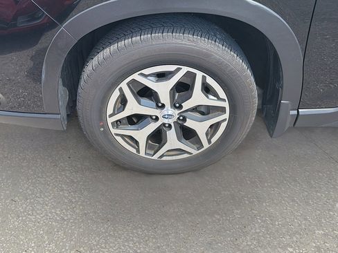 Certified 2023 Subaru Forester Premium image 40