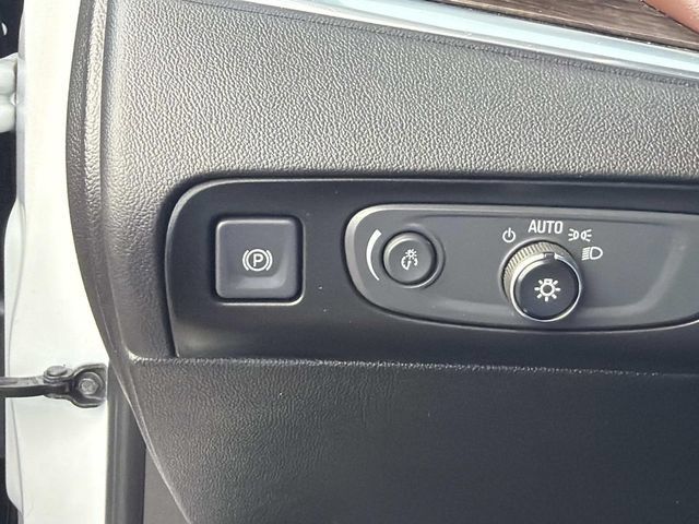 Used 2019 Buick Enclave Avenir w/ Avenir Technology Package FWD image 27