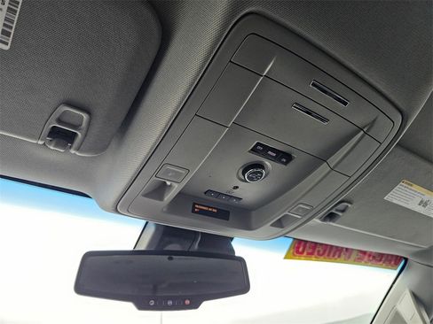 Used 2018 Chevrolet Suburban LT image 26