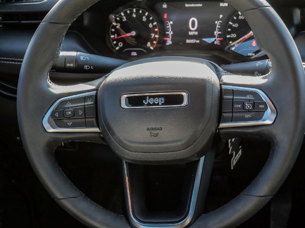 Used 2024 Jeep Compass Latitude w/ Convenience Group AWD/4WD image 25