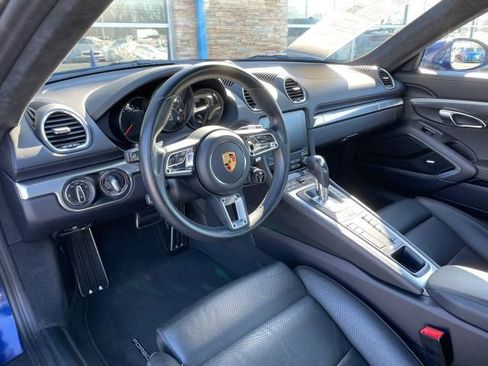 Used 2021 Porsche 718 Cayman GTS image 2