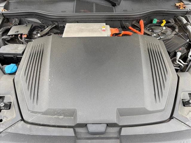 Used 2019 Audi e-tron Prestige w/ Prestige Package AWD/4WD image 26
