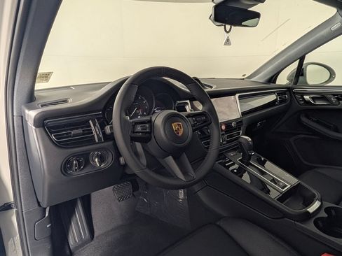 New 2026 Porsche Macan AWD/4WD image 4