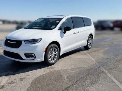 New 2026 Chrysler Pacifica Limited