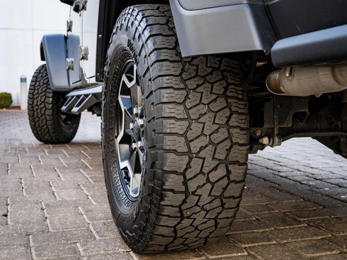 Used 2022 Jeep Gladiator Rubicon w/ LED Lighting Group image 37