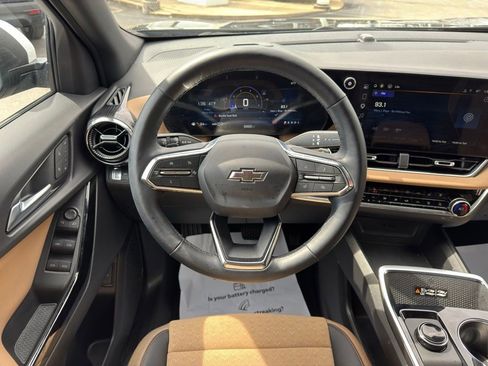 Used 2025 Chevrolet Equinox ACTIV w/ Safety and Technology Package image 38