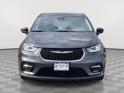 Used 2022 Chrysler Pacifica Touring-L image 2