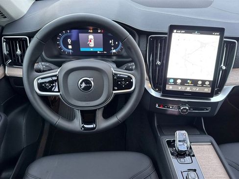 Certified 2025 Volvo XC90 B6 Plus image 14