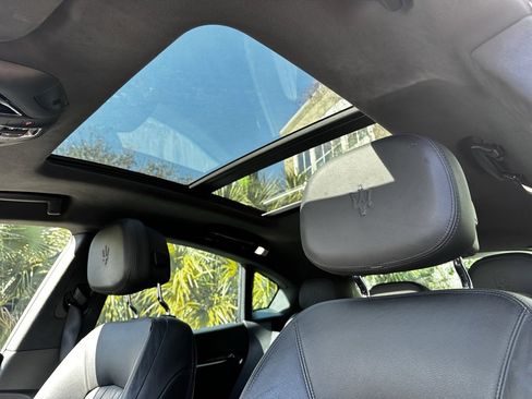 Used 2021 Maserati Levante image 29