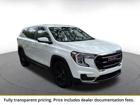 Used 2024 GMC Terrain SLE FWD image 1