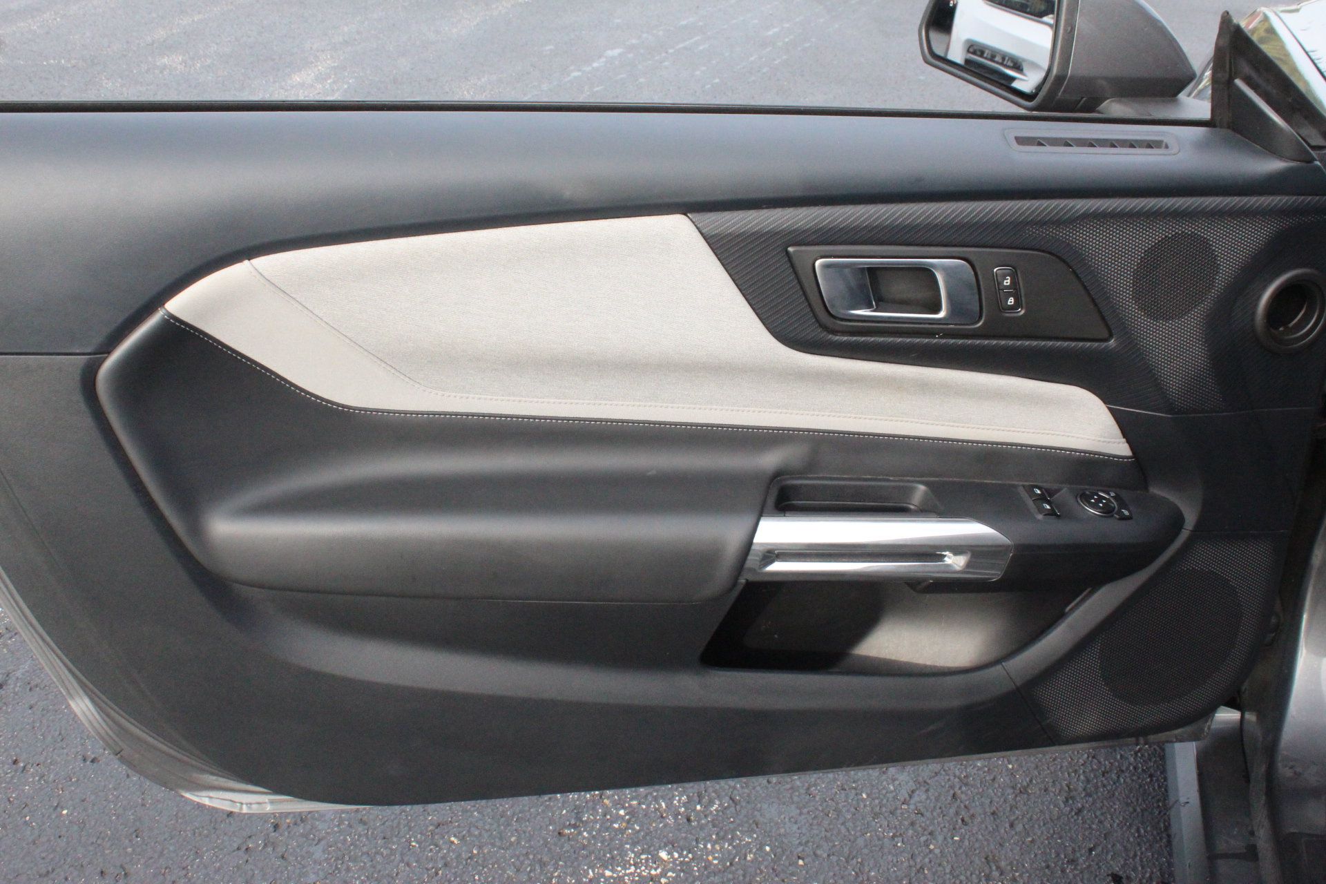 Used 2024 Ford Mustang GT RWD image 11