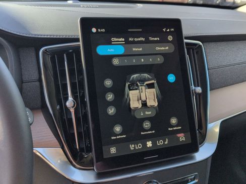 New 2026 Volvo XC90 B6 Plus w/ Protection Package Premier image 21